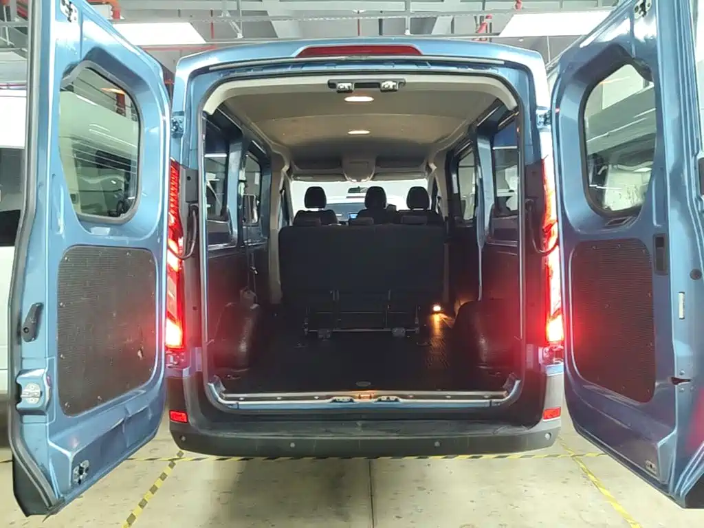 SAIC Maxus Xintu V90 2020 2019 2.0T Manual Zhiduo Star FWD Single Tire Short Wheelbase Medium Roof 6-Seater