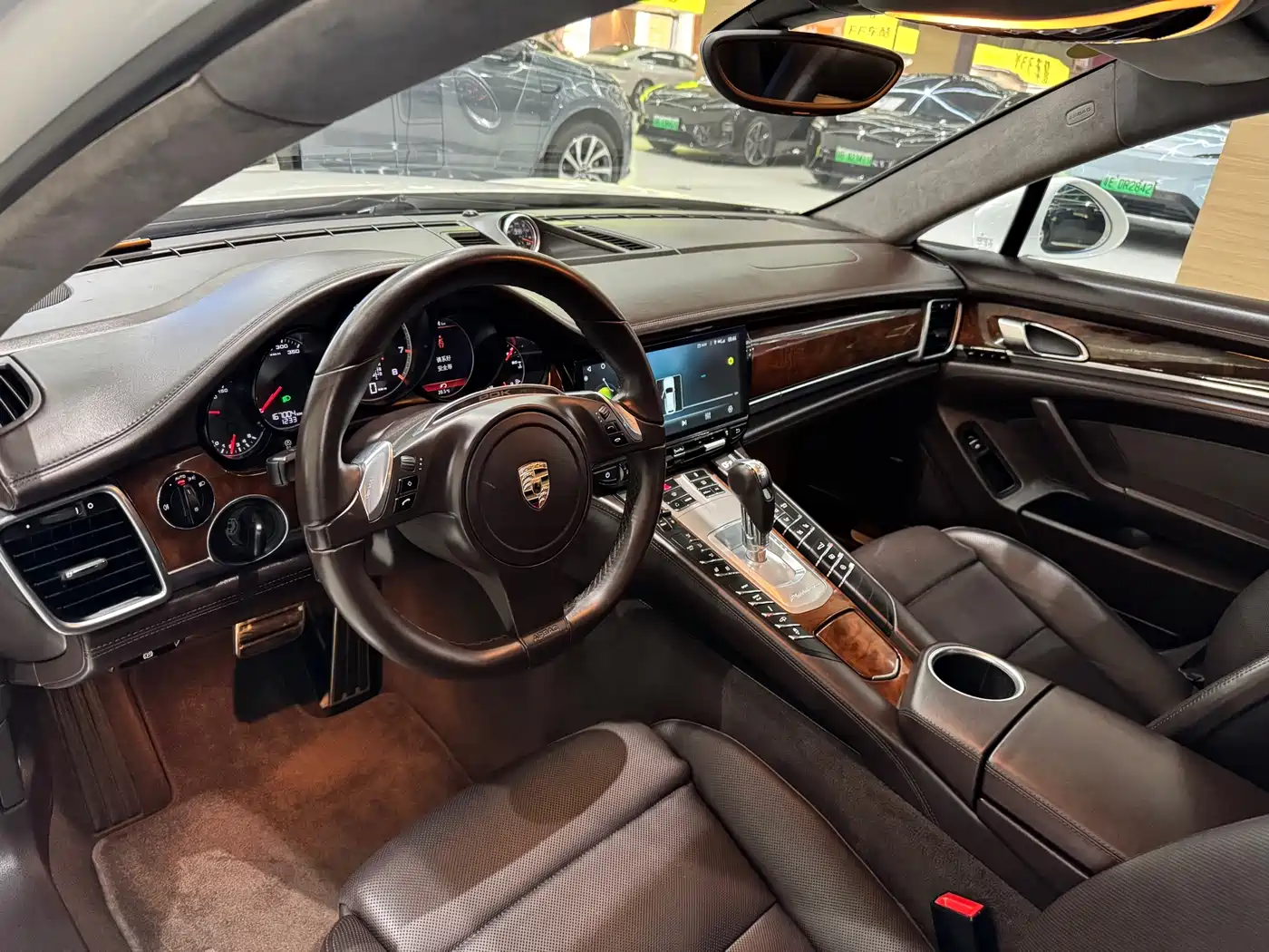 Porsche Panamera 2010 Porsche Panamera Turbo 4.8T фото 6