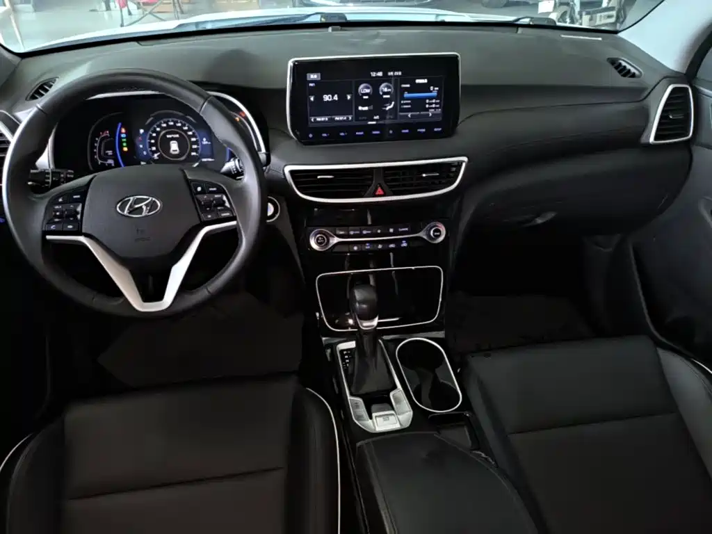 صورة 10 - Hyundai Tucson