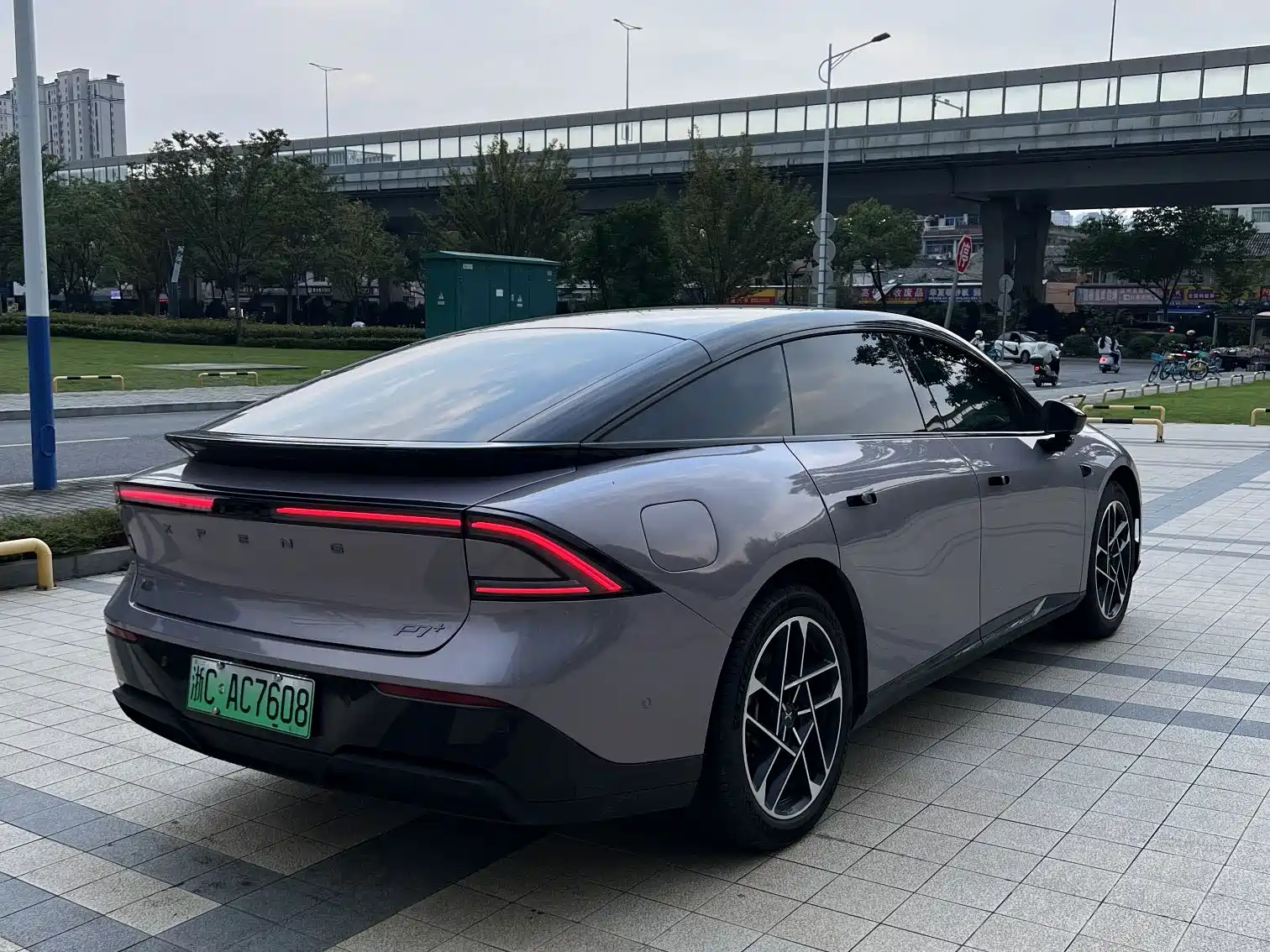 Фото 6 - XPeng P7+