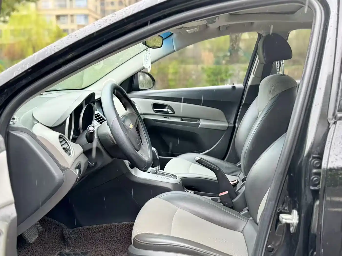 Chevrolet Cruze 2011 1.6L SL Tiandi Edition AT фото 5