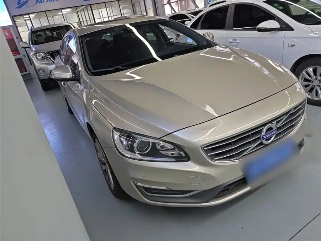VOLVO S60