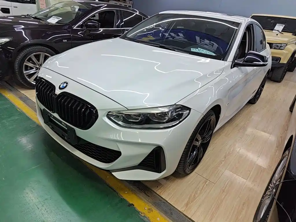 BMW 1-SERIES