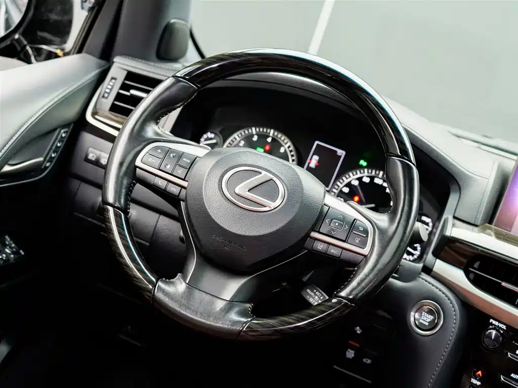 Lexus LX 2019 570 Prestige Luxury Edition фото 15