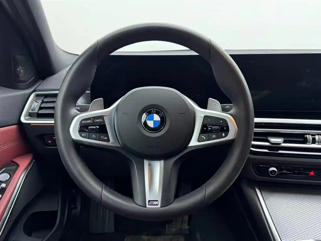 BMW 3 Series 2023 330i M Sport Shadow Edition фото 14
