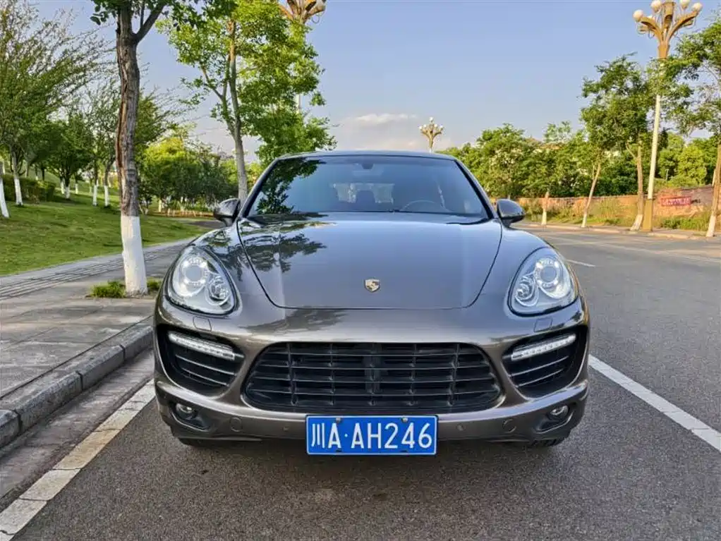 Porsche Cayenne 2011 Cayenne Turbo 4.8T фото 2