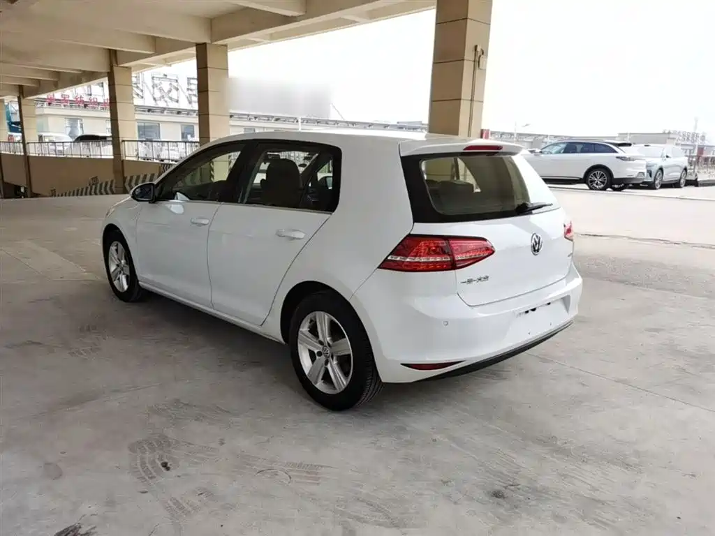 Volkswagen Golf 2016 1.6L Automatic Comfort фото 5