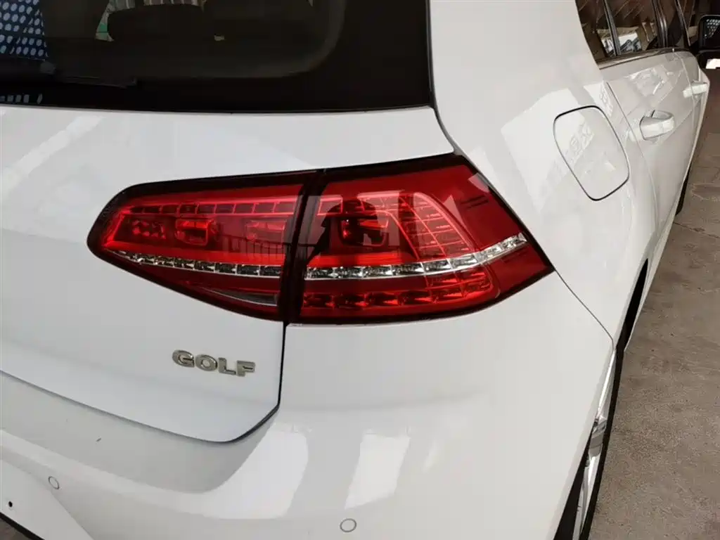 Volkswagen Golf 2016 1.6L Automatic Comfort фото 8