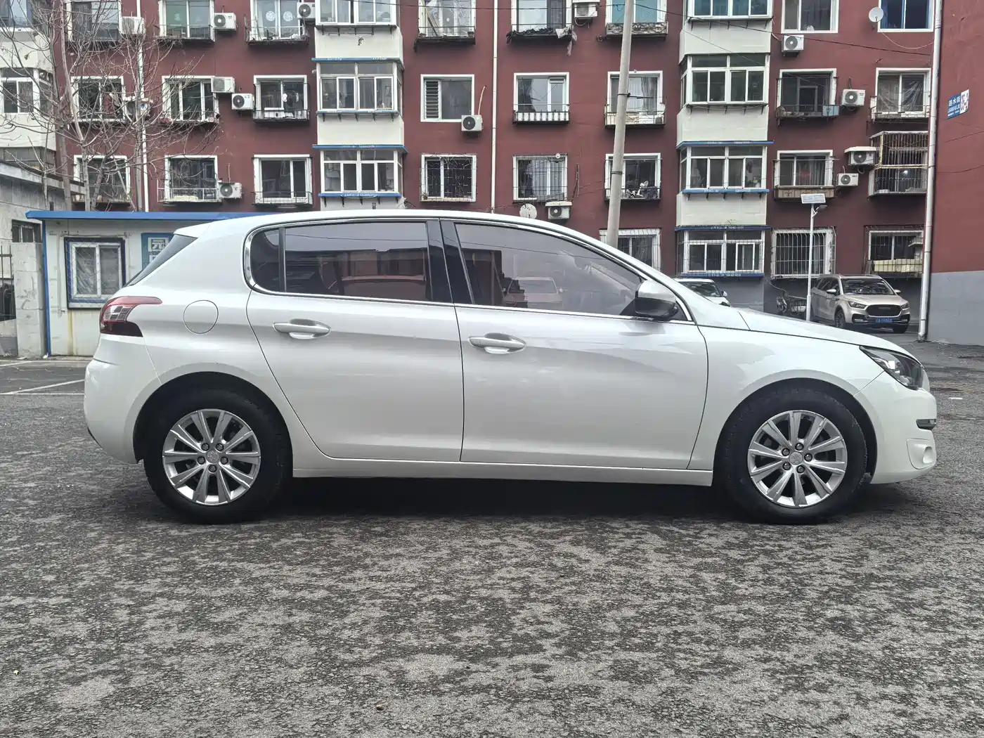 Peugeot 308S 2015 1.2T Auto Dynamic Edition фото 4