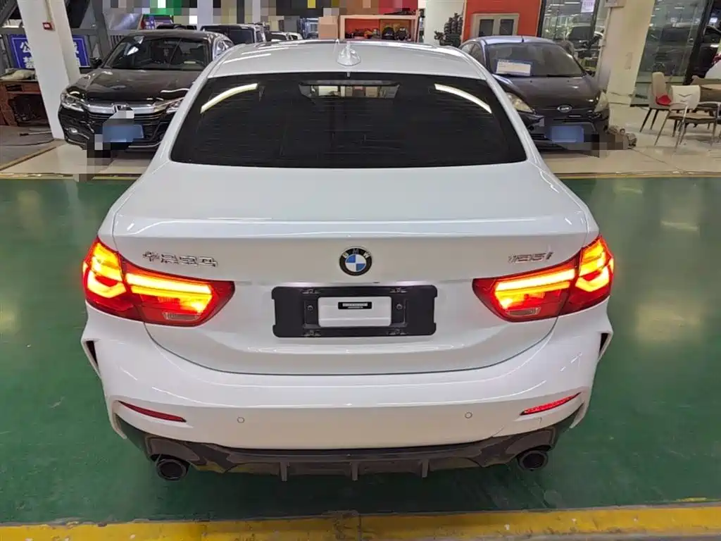 BMW 1-SERIES