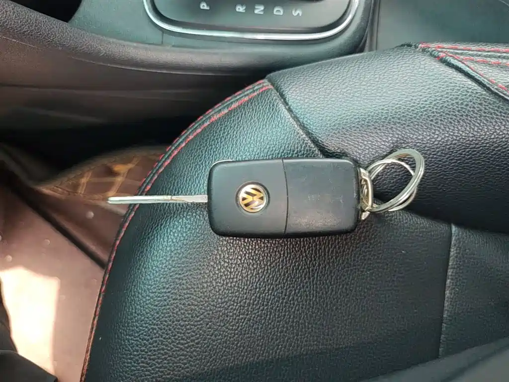 Volkswagen Polo 2016 1.4L Automatic Trend фото 9