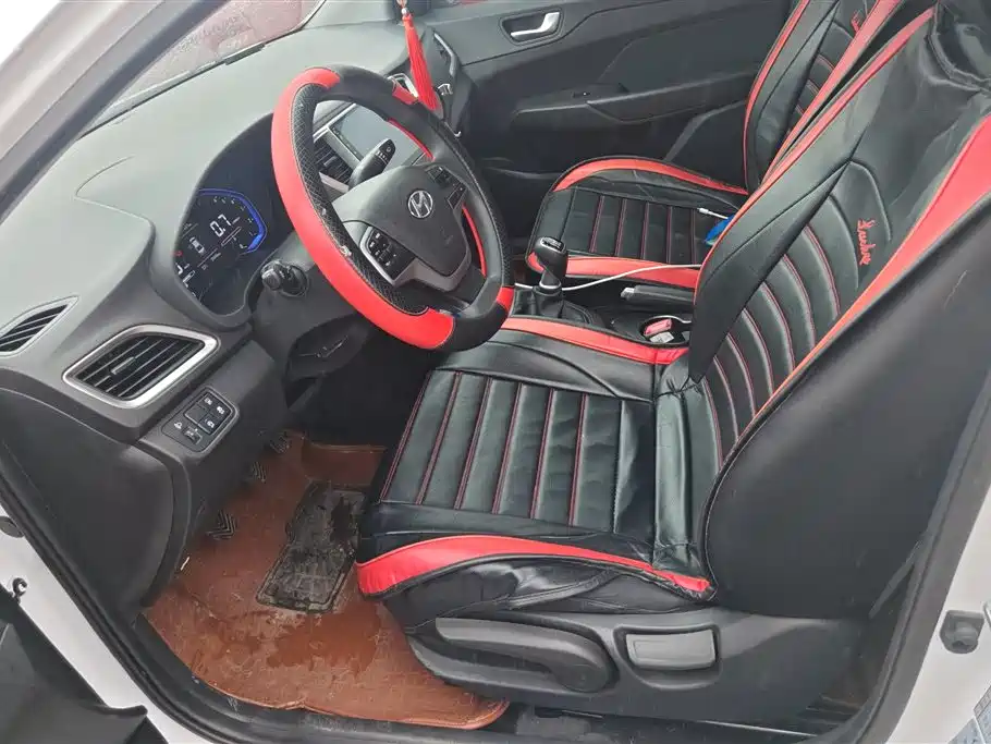 Hyundai Verna 2020 1.4L Manual GLS Cool Edition фото 9
