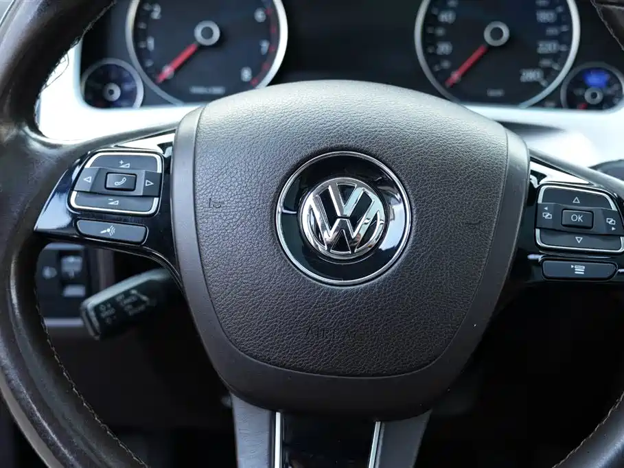 Volkswagen Touareg 2014 3.0TSI New Edge Edition фото 16