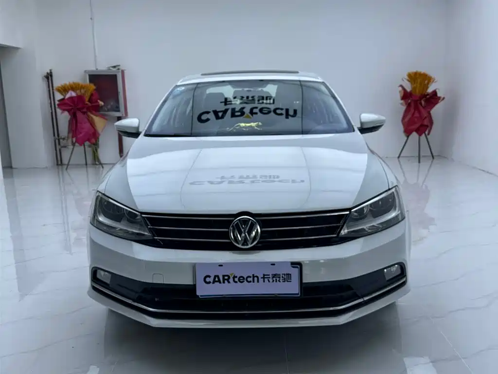 Volkswagen Sagitar 2015 230TSI Automatic Comfort фото 3