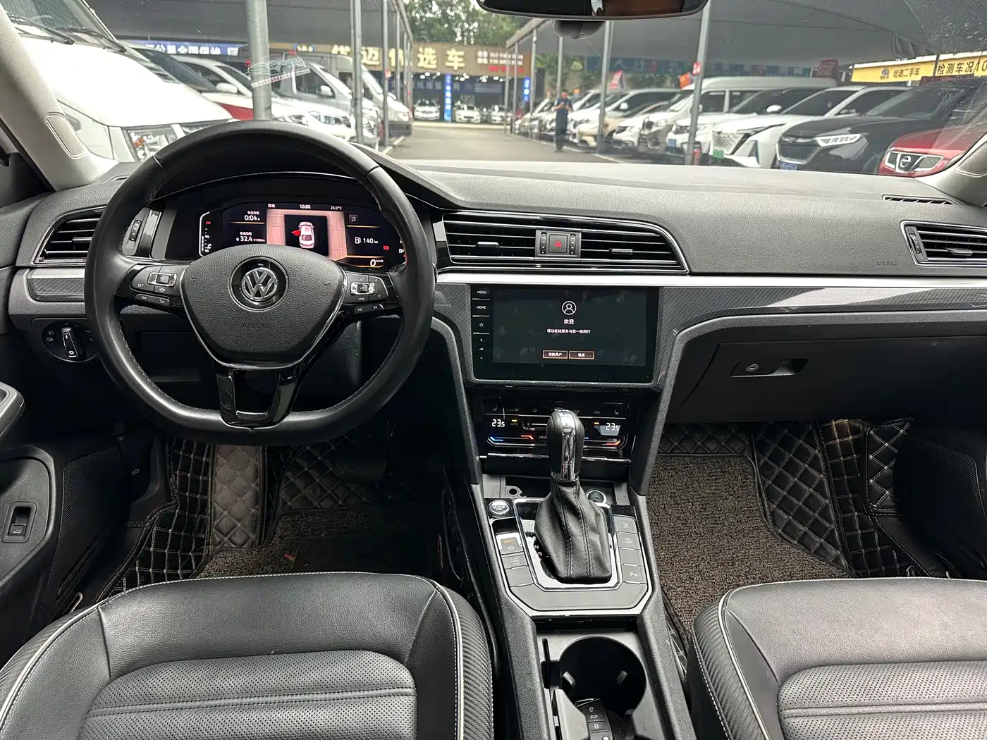 Volkswagen Lamando 2021 280TSI DSG Luxury Phantom Edition фото 7
