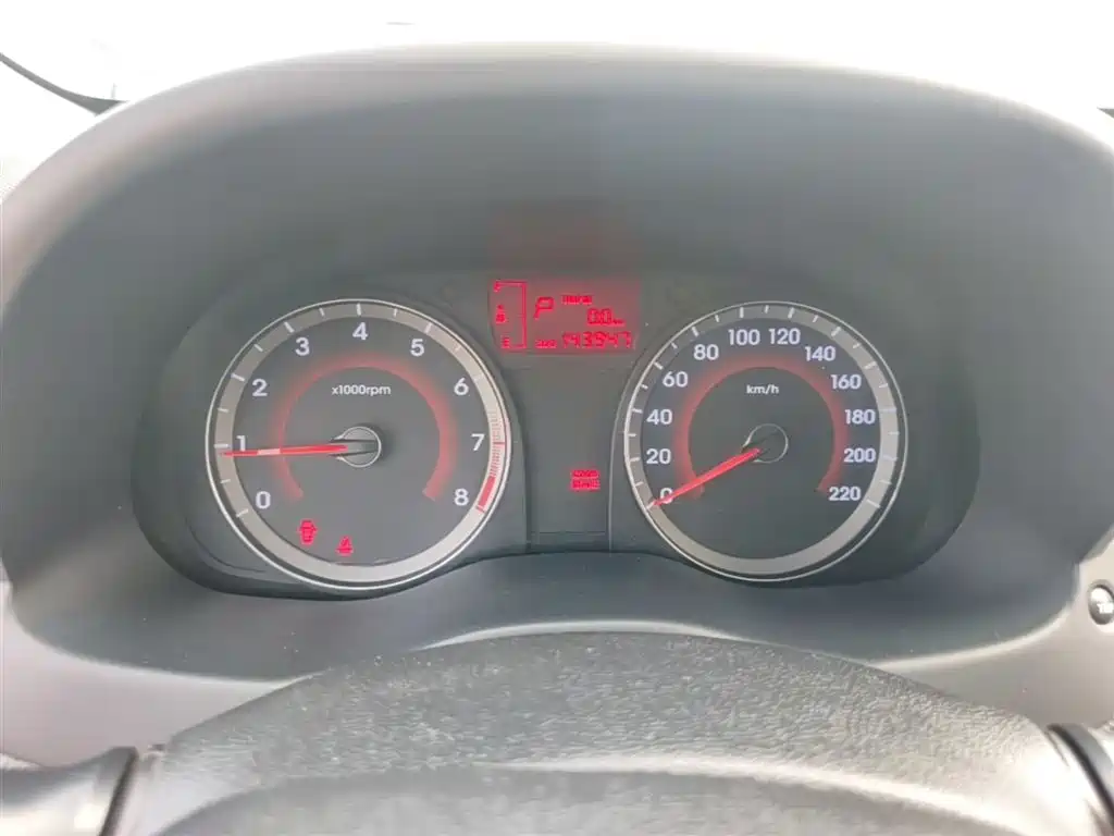 Hyundai Reina 2014 Model 1.4L Automatic GLX фото 12