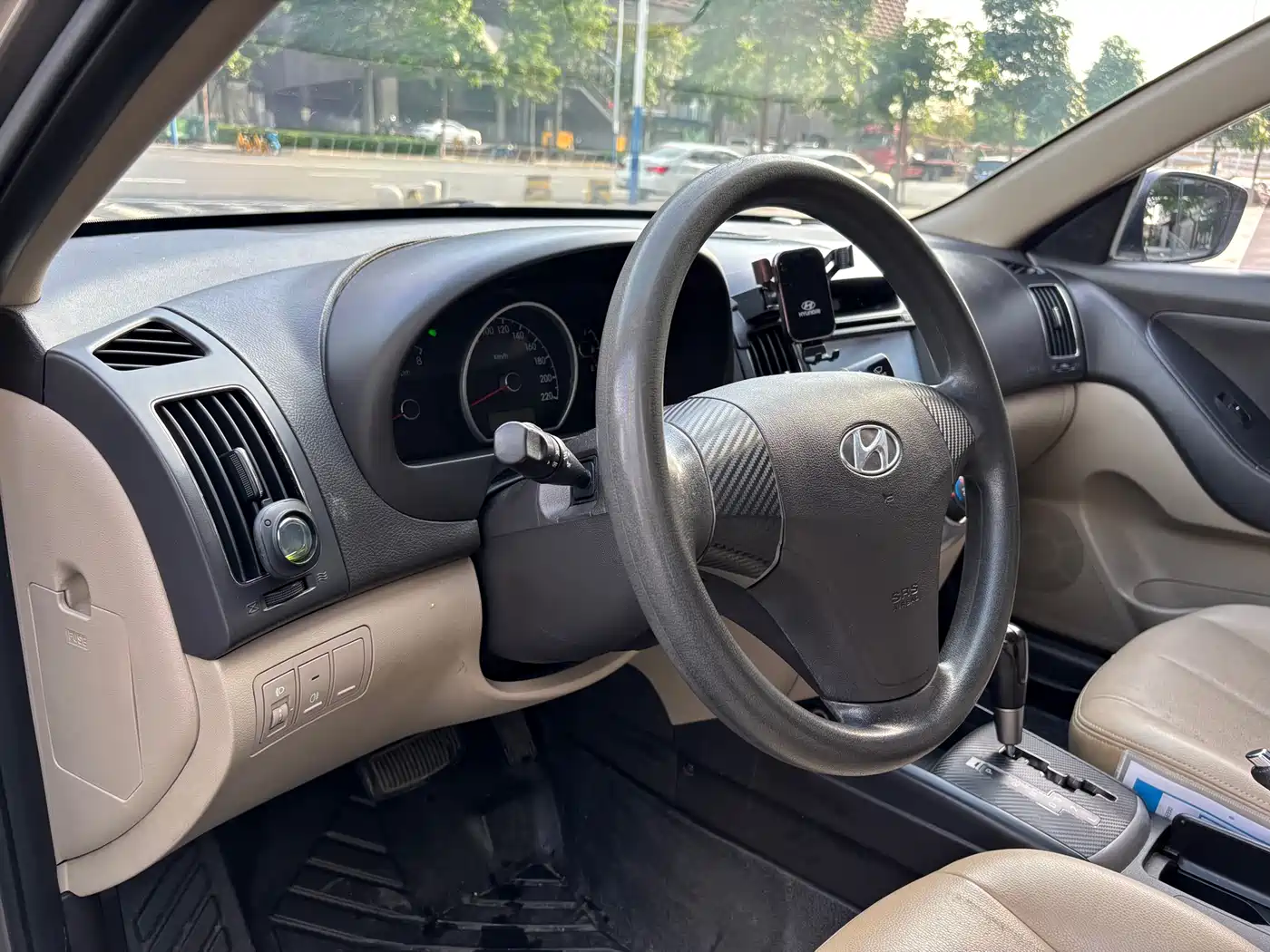 Hyundai Elantra 2011 1.6L Automatic Comfort фото 10