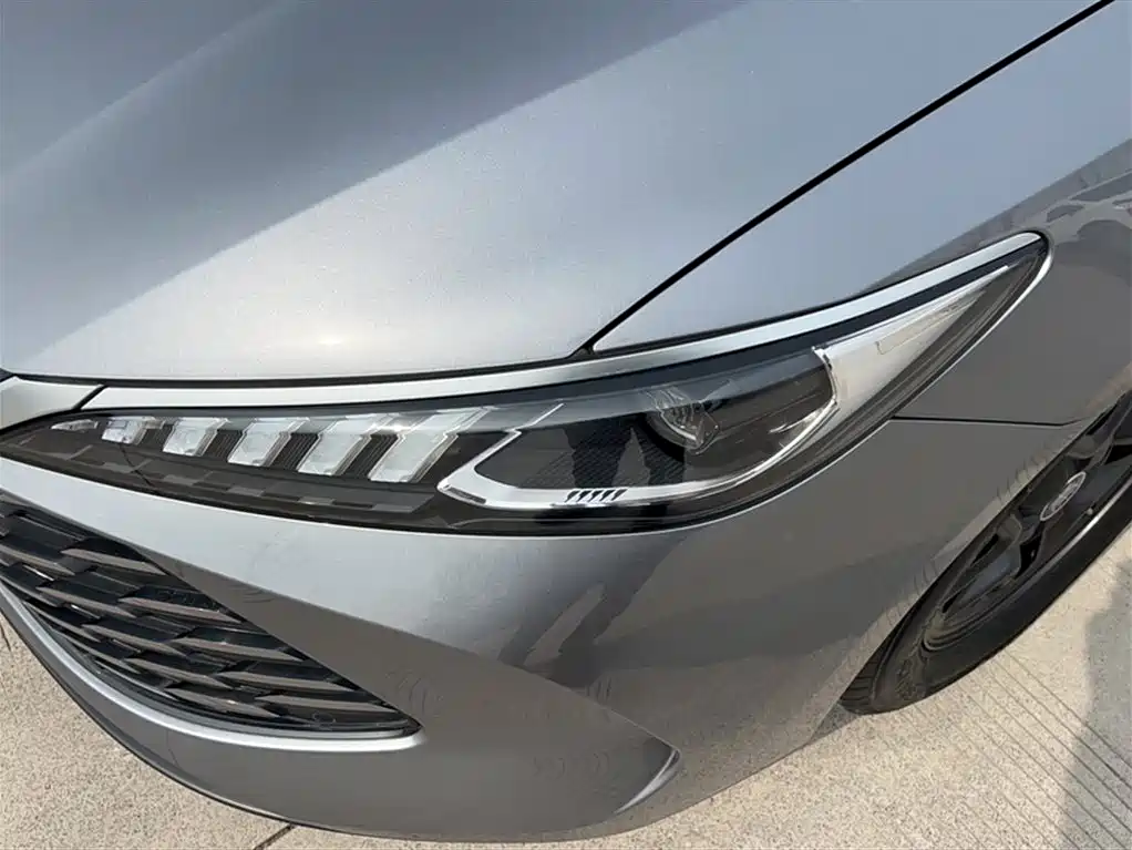 BYD Qin PLUS 2025 DM-i Smart Drive 55KM Leader фото 3
