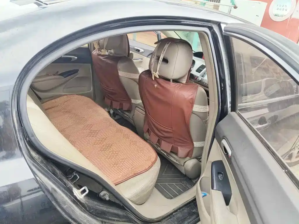 Фото 11 - Honda Civic