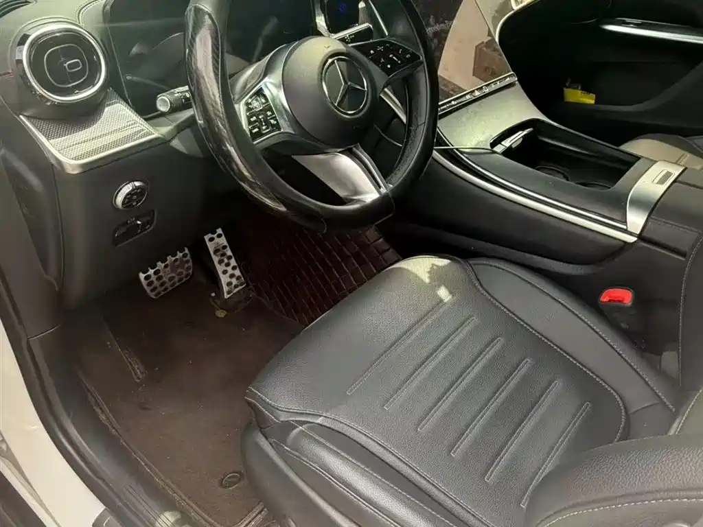 Mercedes-Benz GLC 2023 Facelift GLC 260 L 4MATIC Sport 5-Seater фото 3