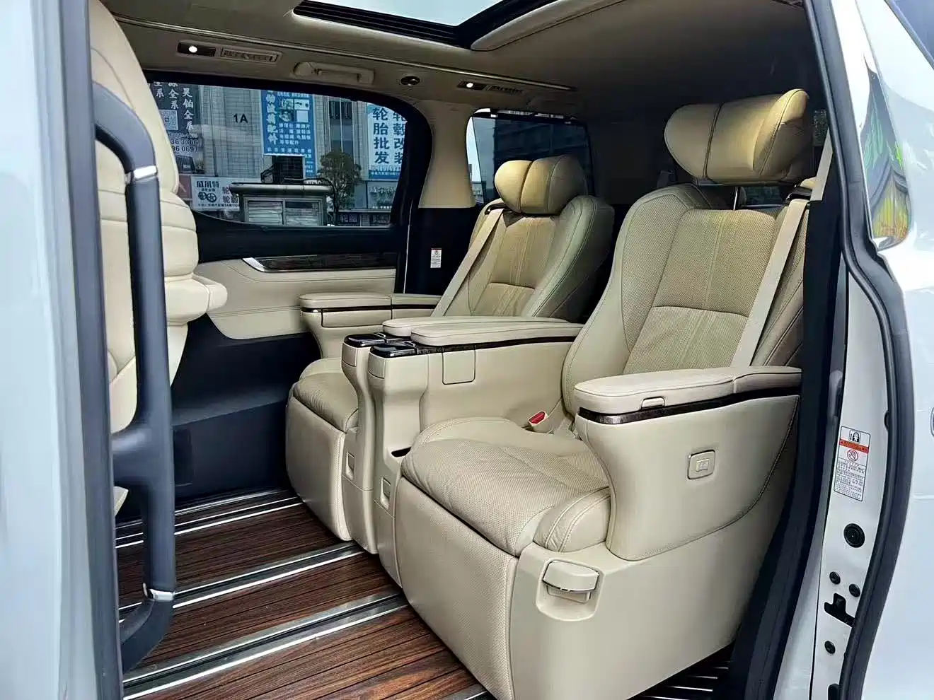 Toyota Alphard 2018 Facelift 3.5L Premium Edition фото 6