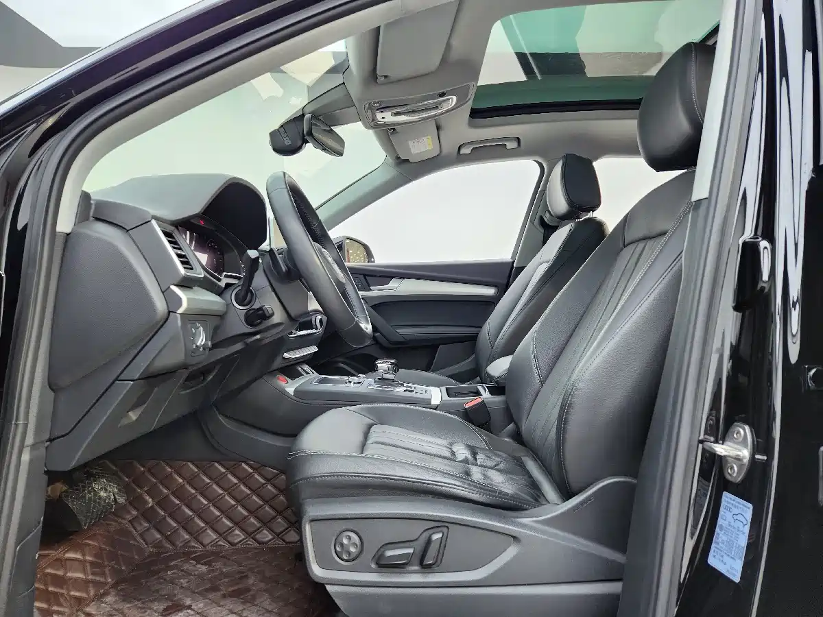 Audi Q5L 2020 Facelift 40 TFSI Honor Fashion фото 13