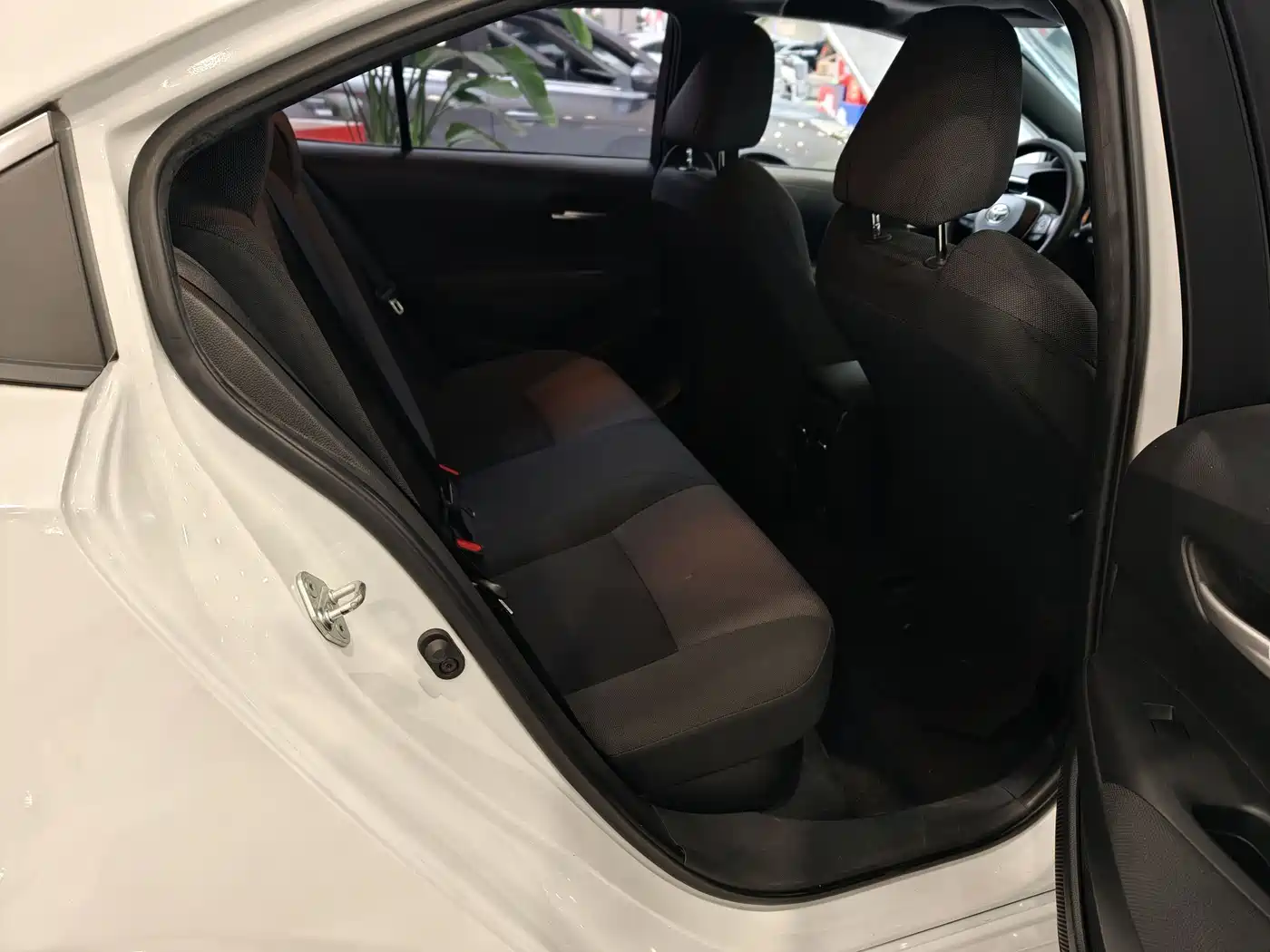 Toyota Levin 2021 Dual Engine 1.8H E-CVT Luxury Edition фото 12