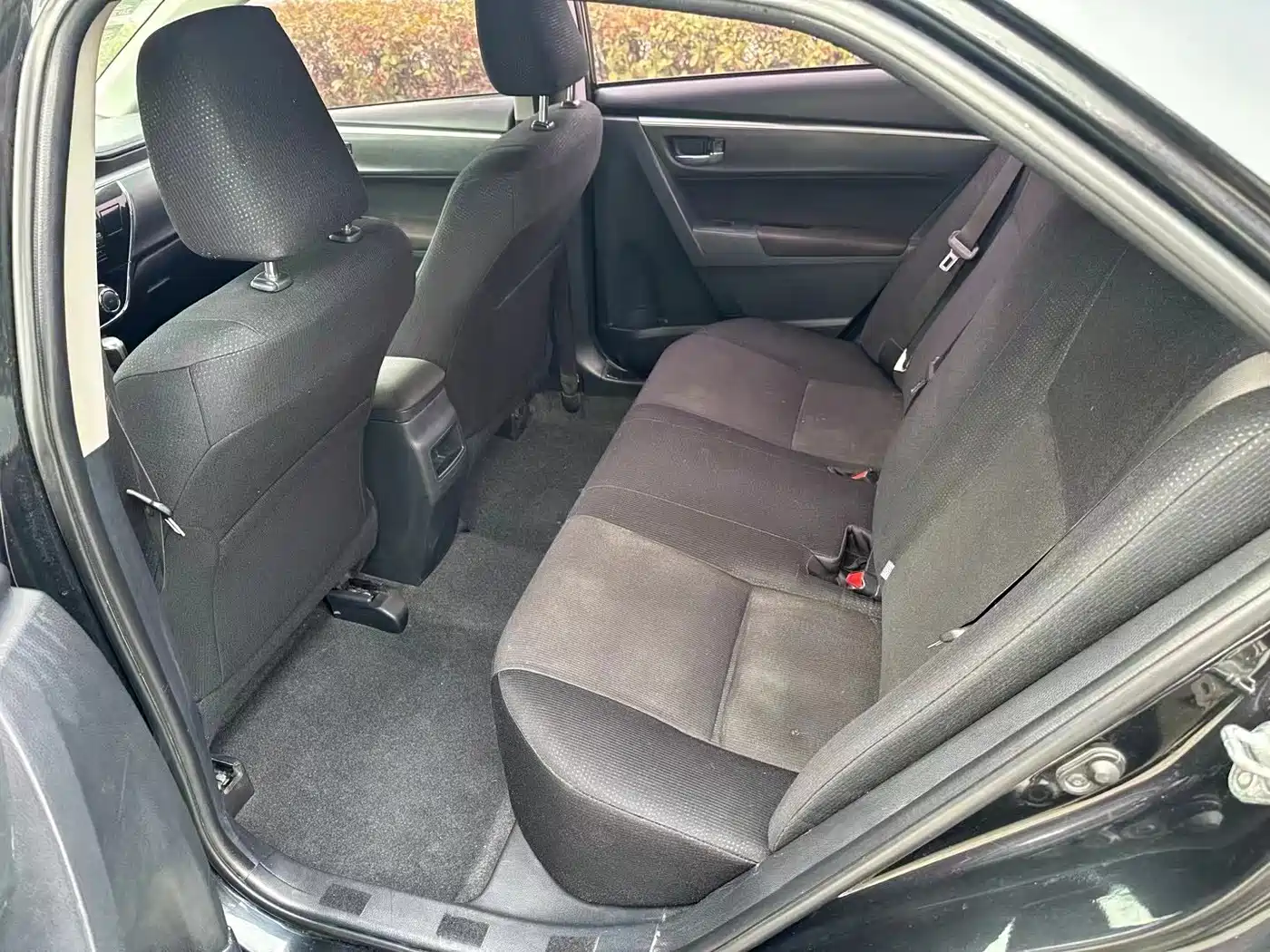 Toyota Corolla 2017 1.2T CVT GL фото 9