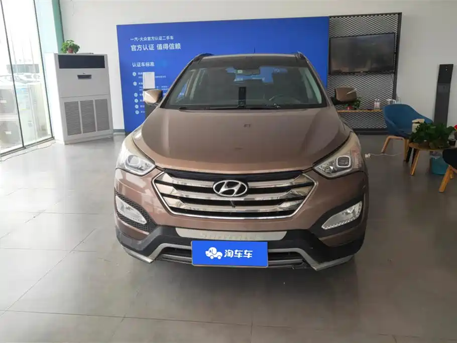 Hyundai Santa Fe 2013 Model 2.4L Automatic 2WD Smart фото 2