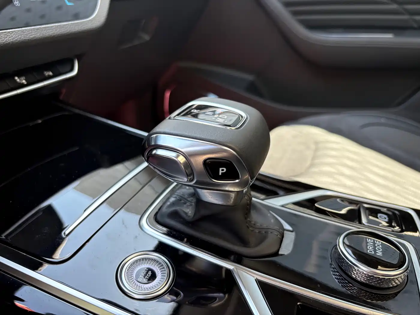 Hongqi HS5 2022 2.0T Smart Connect Flagship AWD Edition фото 8