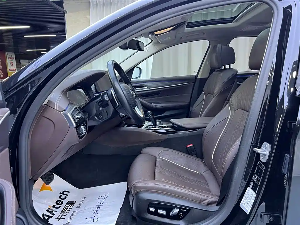 BMW 5 Series 2021 530Li Premium Luxury Package фото 7