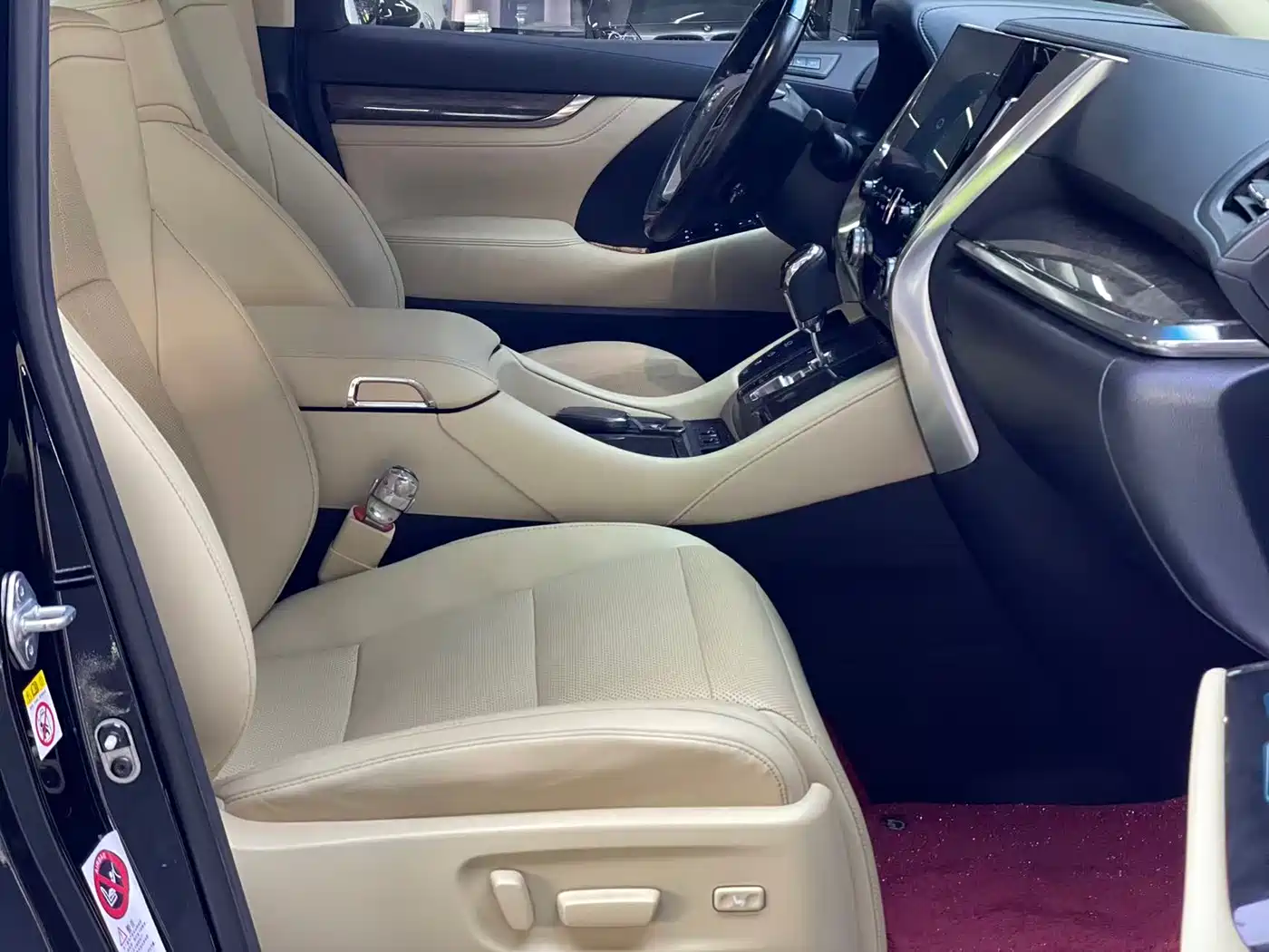 Toyota Alphard 2018 3.5L Premium фото 15