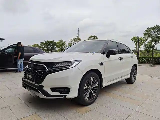 HONDA UR V
