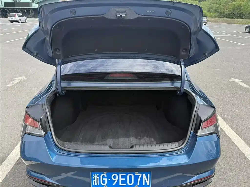 Hyundai Elantra 2022 1.5L CVT GLX Elite Edition фото 11
