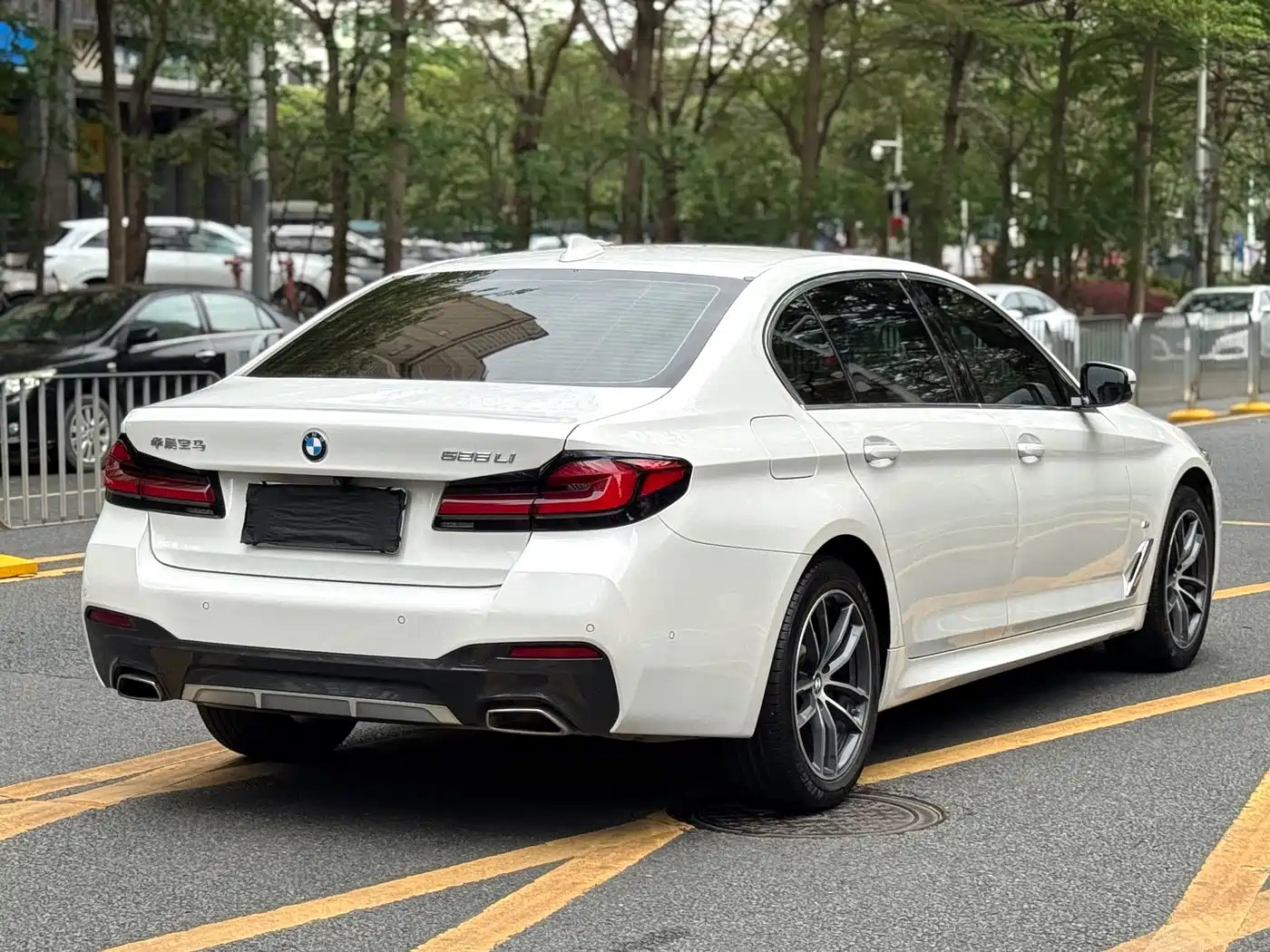 BMW 5 Series 2022 525Li M Sport Package фото 30