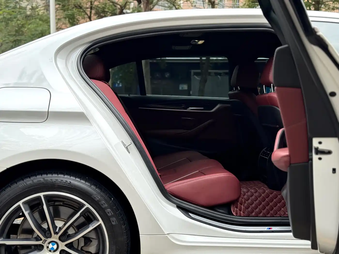 BMW 5 Series 2022 525Li M Sport Package фото 22