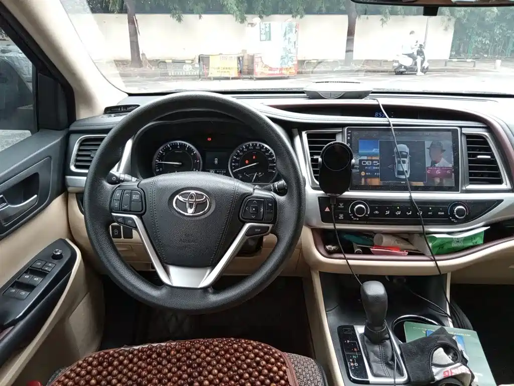 Toyota Highlander 2015 2.0T FWD Elite Edition 7-seater фото 11