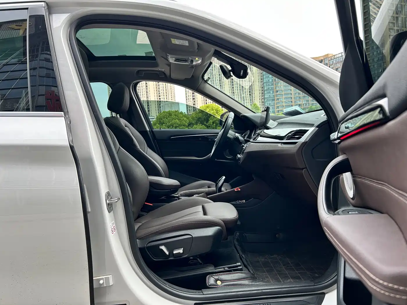 BMW X1 2022 sDrive25Li Leading фото 9