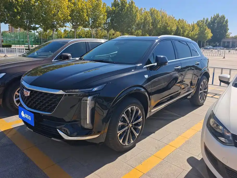 Фото 1 - Cadillac XT5