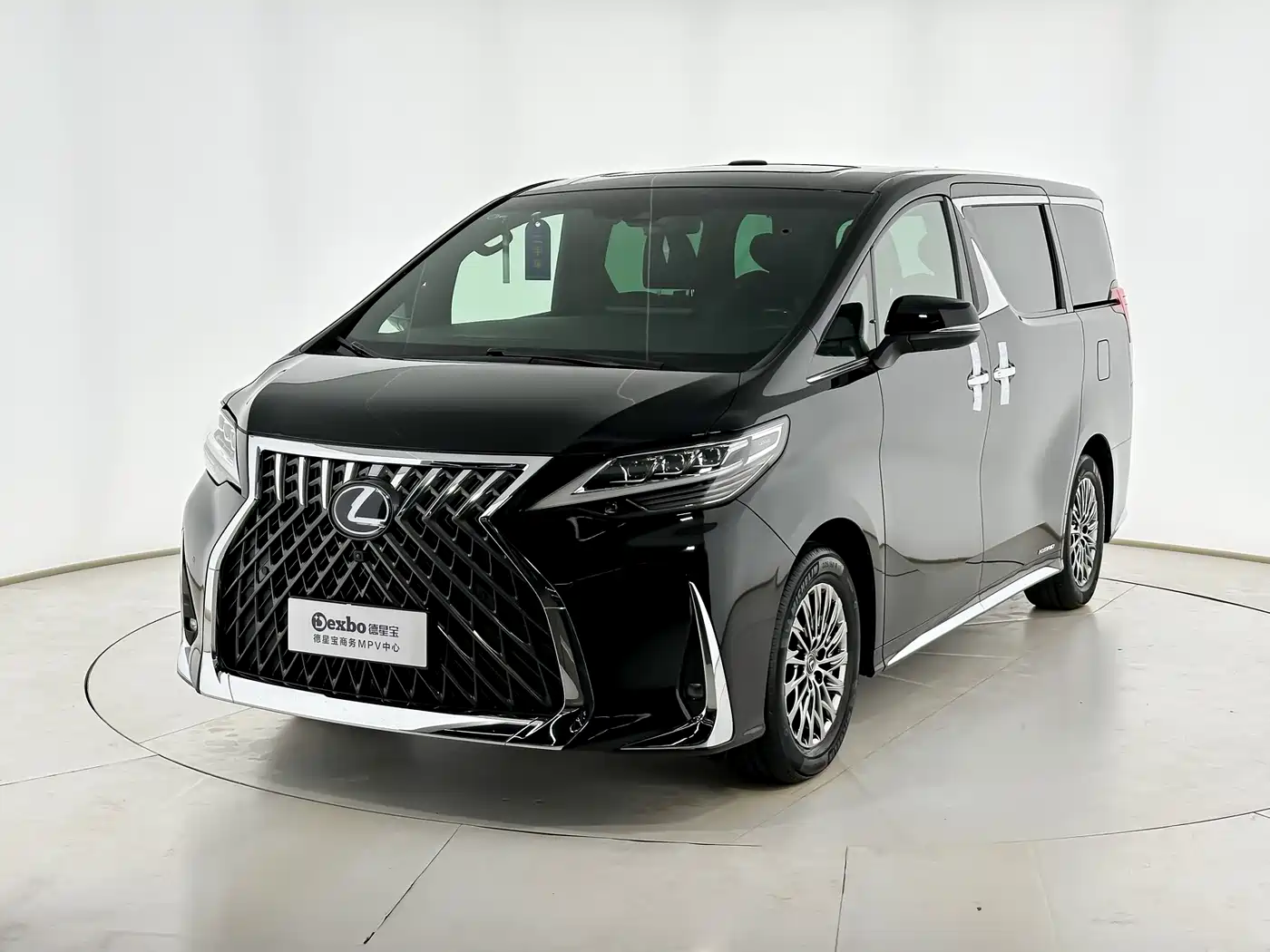 Lexus LM 2020 300h Seven-Seater Elegance Edition фото 18