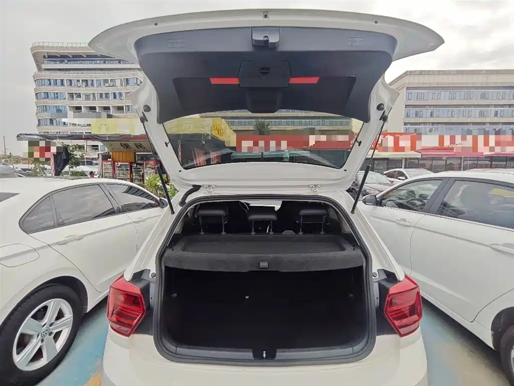 Volkswagen Polo 2019 Plus 1.5L Automatic Colorful Tech Edition фото 19