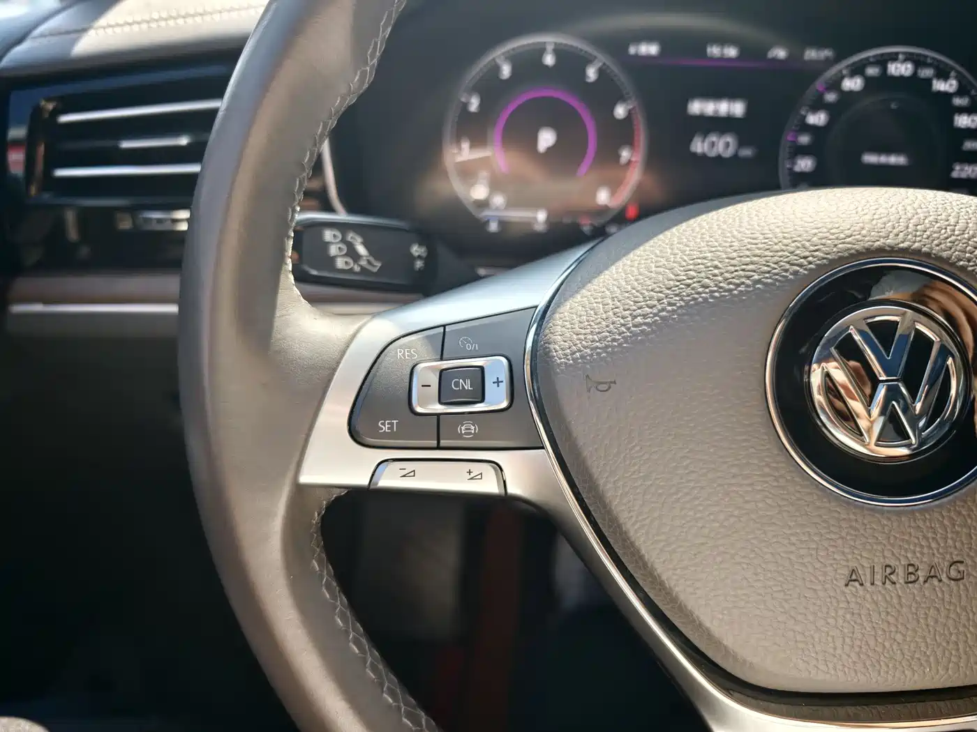 Volkswagen Touareg 2019 2.0TSI Sharp Wing Edition China VI фото 13