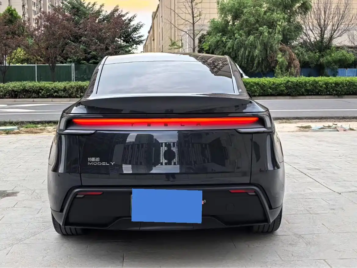 Фото 9 - Tesla Model Y