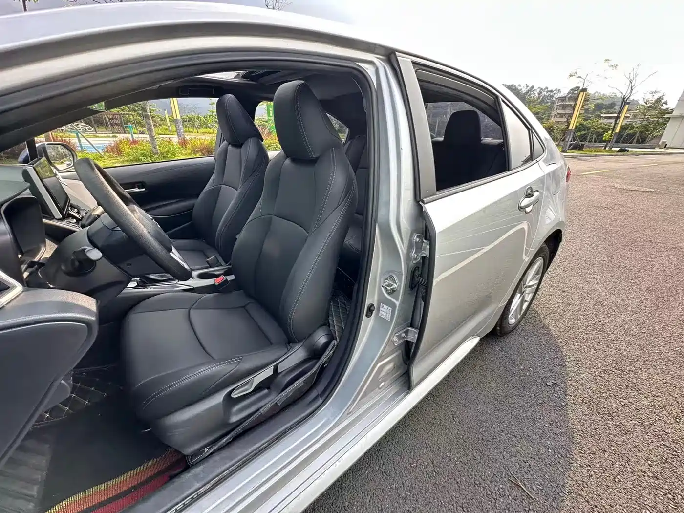 Toyota Levin 2021 185T CVT Luxury Edition фото 9