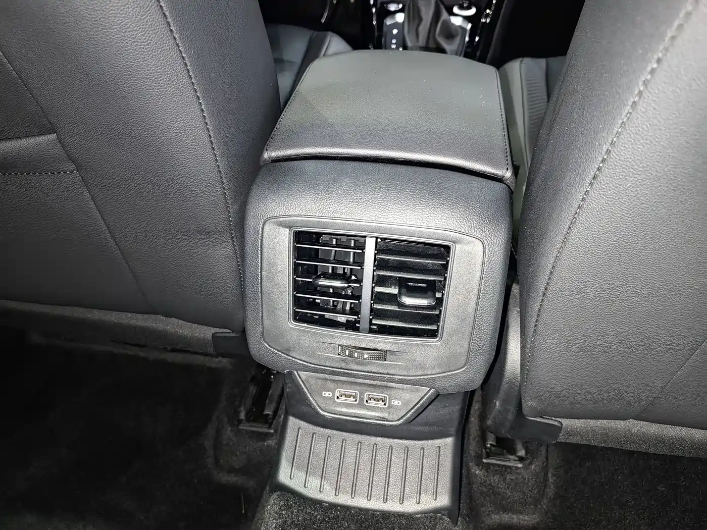 VOLKSWAGEN T ROC EXPLORING SONGS