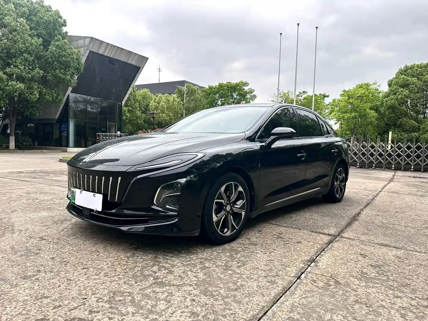Hongqi E-QM5 2022 431km Battery Swap Enjoyment Edition