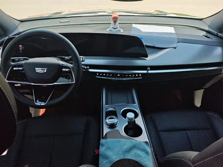 Фото 12 - Cadillac XT5