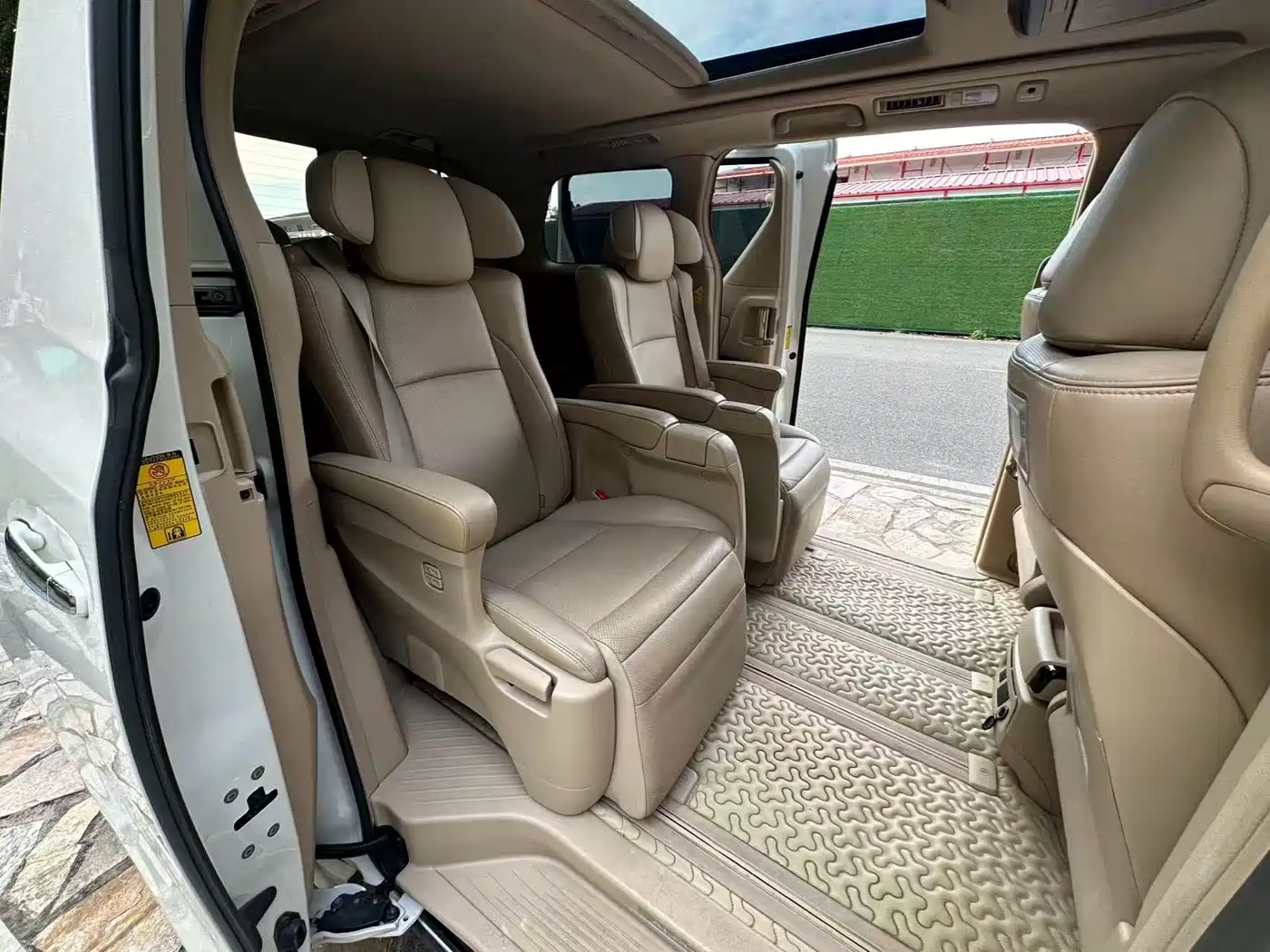 Toyota Alphard 2012 2.4L Luxury Edition фото 9