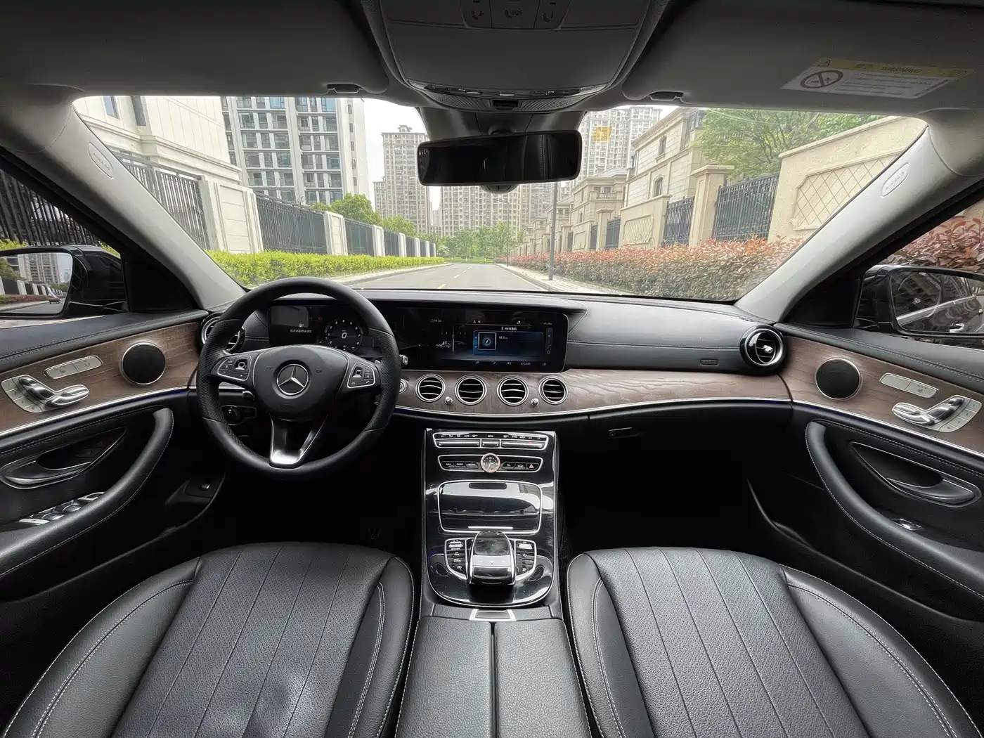 Mercedes-Benz E-Class 2016 E 300 L Fashion Type фото 14
