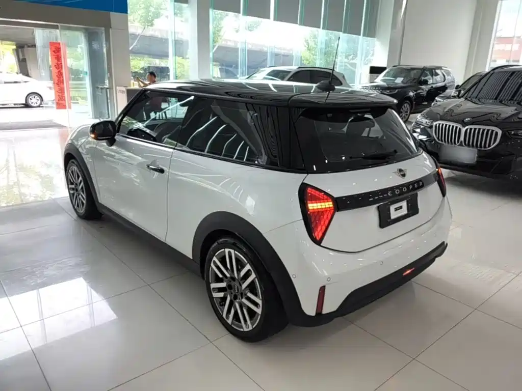 MINI MINI 2025 2025 1.5T COOPER Classic